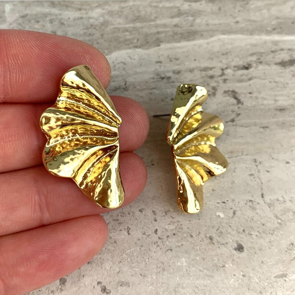NEW~ Anthropologie Amber Sceats "Luca" Wavy Gold Wings Earrings - Picture 12 of 13